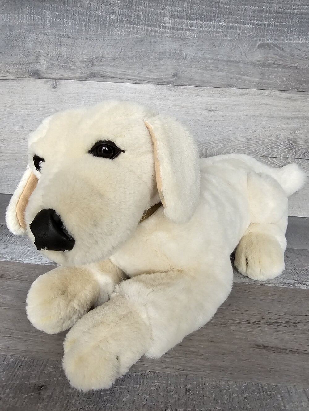 FAO Schwarz Saks Fifth Avenue Realistic Plush Stuffed Labrador Retriever 21"
